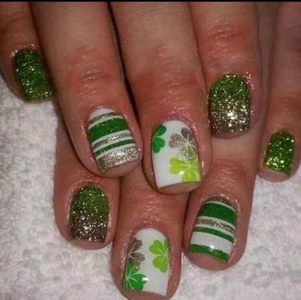 Green & Gold St. Patrick's Day Nail Art